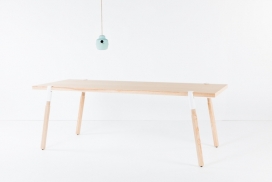 钳式腿木制桌子家居设计