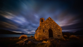 喜怒无常上空的新西兰库克山教会石房