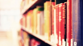 图书馆书架书本