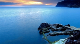 欧洲壮观蓝色海景壁纸