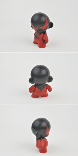 猩红色蜘蛛Munny玩具