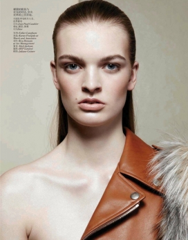 棕色毛皮VOGUE中国2013-7月-模特朱莉安格鲁纳，看起来新鲜面孔和自然，用最少的配件，让衣服来说话。