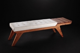 尺寸较短，单胶垫，木制板条的长凳子