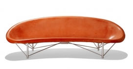 符合人体工程学的金属腿的板凳