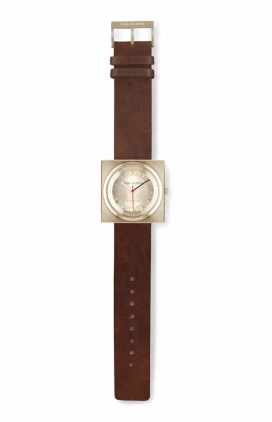 Block Watch腕表-采用不锈钢黄铜蚀刻数字标记和一个圆形的脸，手表的时针，分针和秒针都采用高品质的瑞士机芯