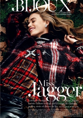 Vogue巴黎-新鲜简约的印花格子复古女装秀