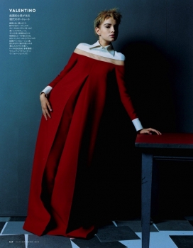 索尼娅-ELLE日本-圆点和鲜艳的色彩复古风