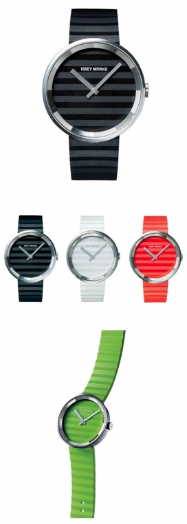 英国工业设计大师Jasper Morrison为时尚品牌三宅一生设计的Dezeen手表