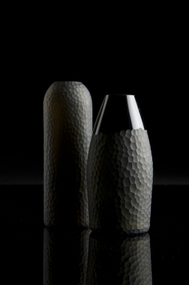 采用回收酒瓶制造像素化晶体花瓶