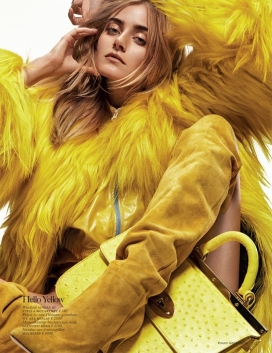 科里・理查森-Vogue荷兰-最新趋势外衣时装秀