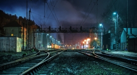 火车站铁路轨道夜景
