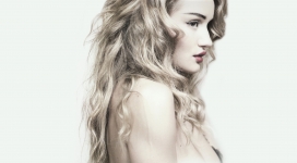 罗茜亨廷顿・怀特利金发美女