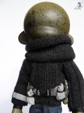 XW7-牛仔裤光头玩具