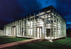 玻璃立方体建筑