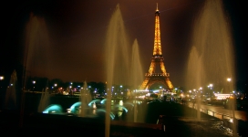巴黎艾菲尔铁塔喷泉夜景
