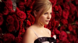 玫瑰女-美诱的嘴唇金发女郎