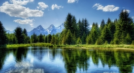 绿湖雪山倒影壁纸