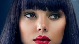 可爱立体的欧洲黑发美女脸写真