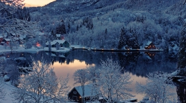 冬季雪景湖壁纸