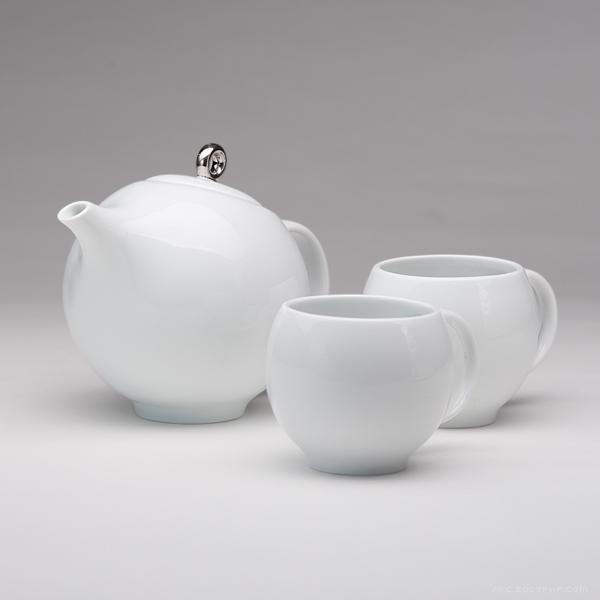 伊娃黑白茶具-诱人优雅的茶壶与茶杯配套,光滑的白色搭配银色黑色镀圈陶瓷---酷图编号1083163