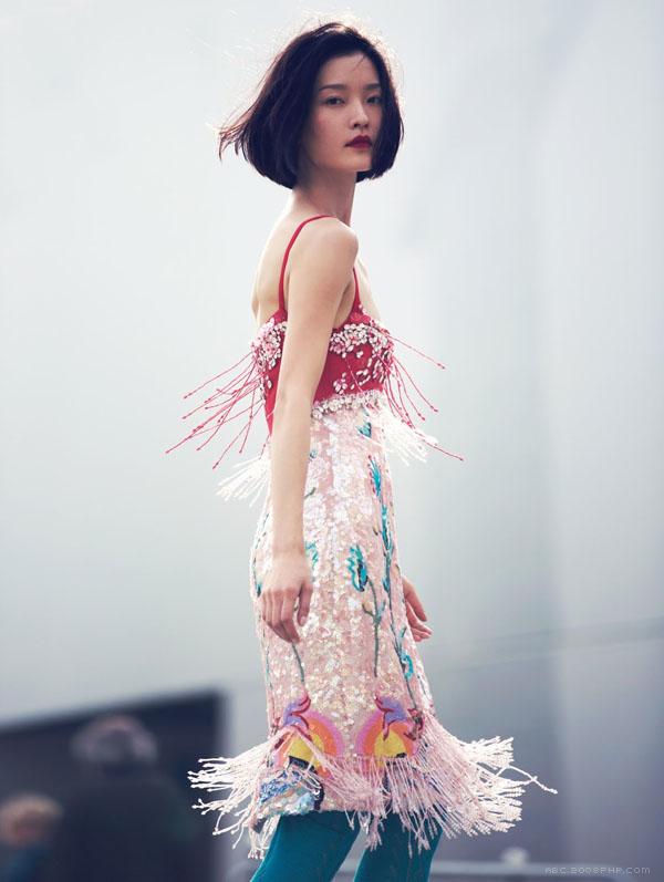 Vogue中国-乐趣和嬉闹-巴黎街头版画图案混搭时装秀---酷图编号5