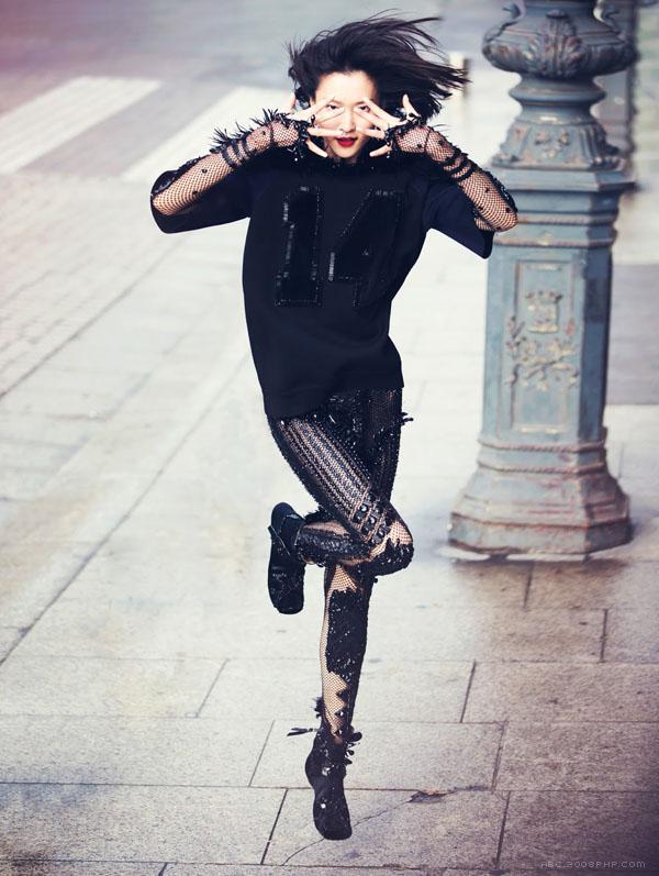 Vogue中国-乐趣和嬉闹-巴黎街头版画图案混搭时装秀---酷图编号4