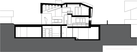 阿尔卑斯高山小屋“谷仓”-三层楼的房子,适合于现代家庭生活方式,采用混凝土为基础,而不是砖砌,并用平缓的屋顶,有助于防止大量积聚雪,外墙壁使用腐蚀性化学雕刻的花和鱼,整体看上去生动活泼---酷图编号1084962