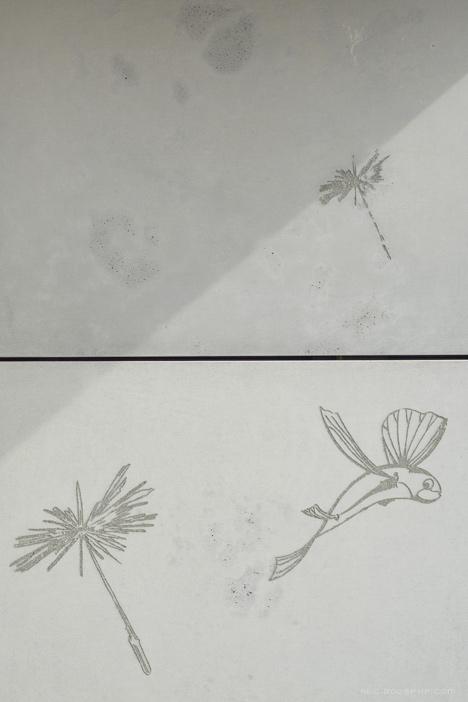 阿尔卑斯高山小屋“谷仓”-三层楼的房子,适合于现代家庭生活方式,采用混凝土为基础,而不是砖砌,并用平缓的屋顶,有助于防止大量积聚雪,外墙壁使用腐蚀性化学雕刻的花和鱼,整体看上去生动活泼---酷图编号1084968