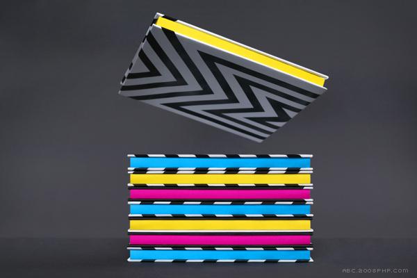 Mario Mlakar品牌形象设计-一个年轻的克罗地亚电影制片人的视觉设计,主要元素是字母M在他名字和姓氏中重复使用,饱和的颜色和轮锯齿形装饰,强调他个性和职业身份,融合了强烈的情感冲击和深思熟虑的智力---酷图编号3