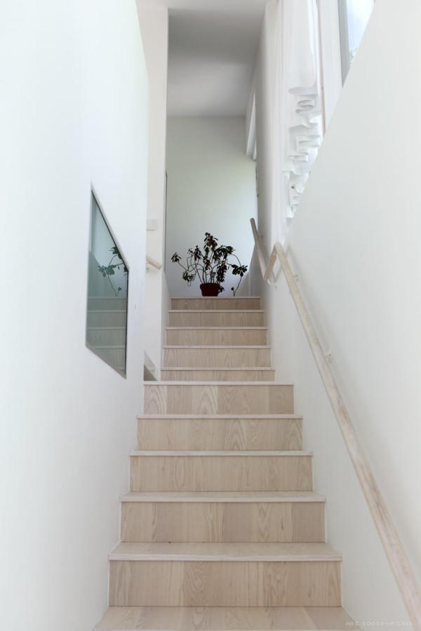 木屋-位于芬兰首都赫尔辛基郊区的三层建筑---酷图编号8