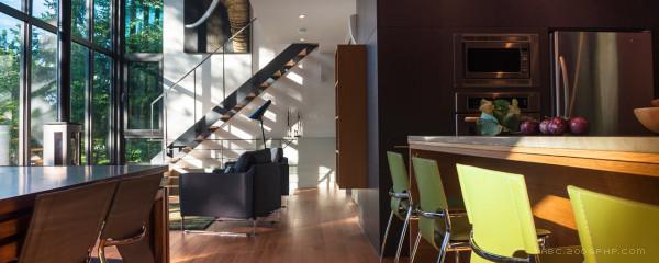 大自然度假屋-坐落在加拿大魁北克一个树林陡峭上,旁边有一个大湖,真是一个度假天堂---酷图编号7