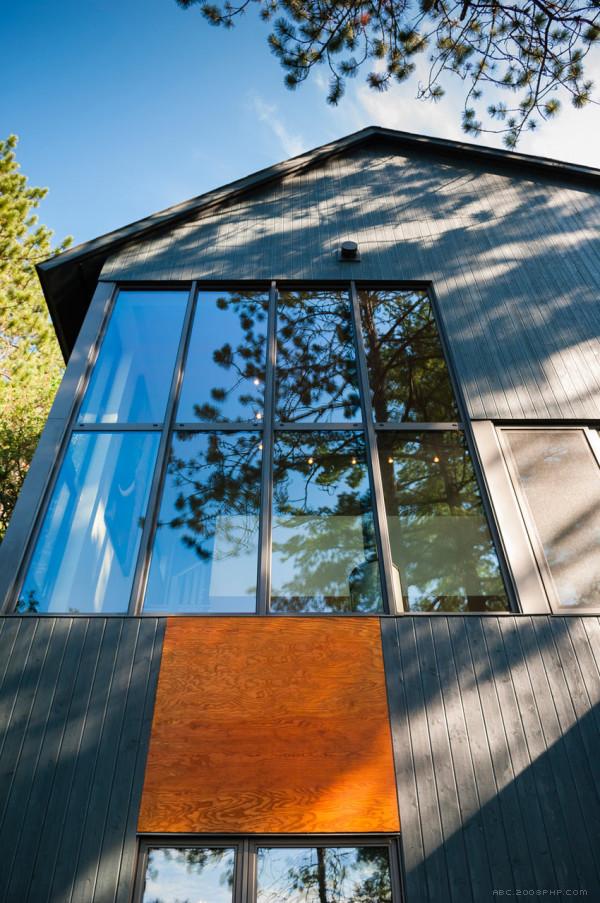 大自然度假屋-坐落在加拿大魁北克一个树林陡峭上,旁边有一个大湖,真是一个度假天堂---酷图编号3