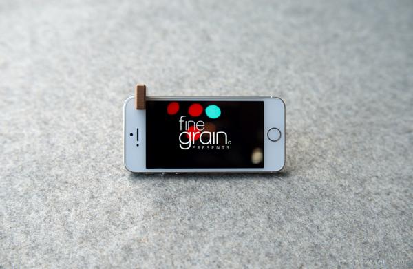 COBURN Jr-木质iPhone手机支撑架设计---酷图编号2