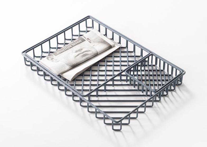 重叠网格图案的水果盘-荷兰设计师弗雷德里克作品,相互堆叠形成纵横交错图案的金属托盘---酷图编号5