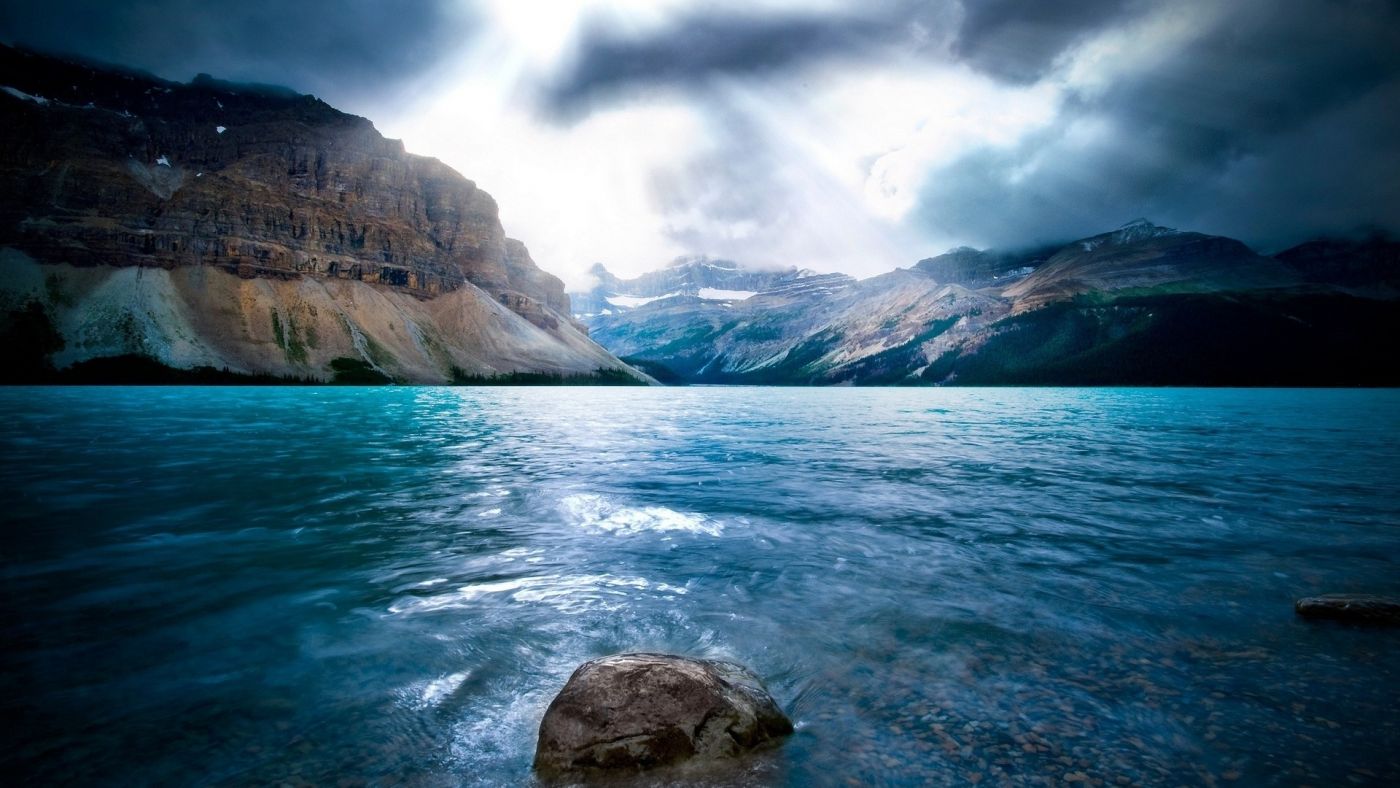 海石群山的天空图片