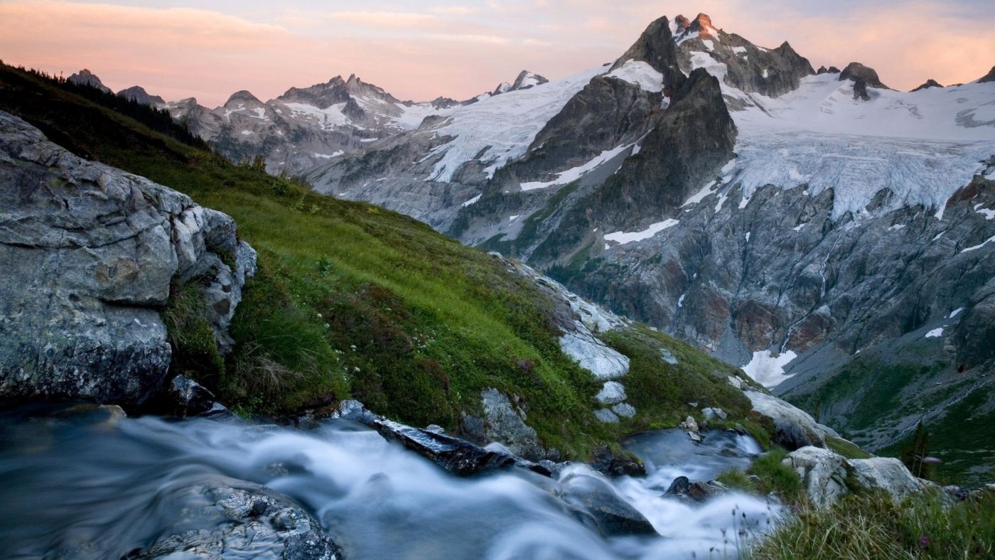 华盛顿州雪山图片