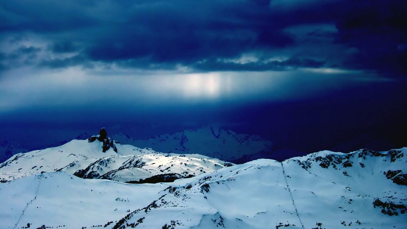 深空雪山壁纸图片