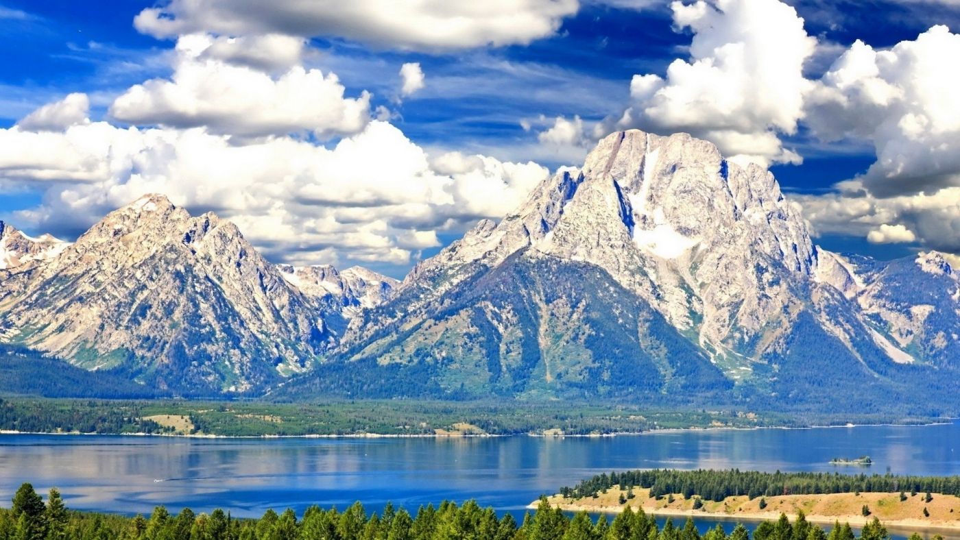 森林山云河图片