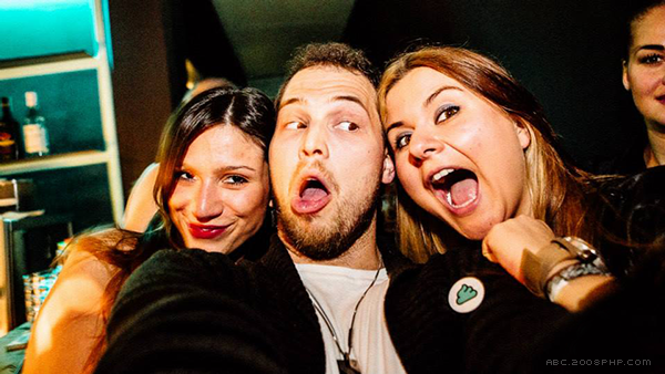 Wearetheshit™品牌设计---酷图编号1098864