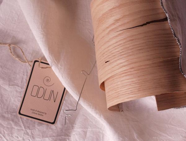 ODUN木饰面卷曲灯-灯是由一个固定单板和一个电缆支架组成。除了线所有的材料都是天然的。---酷图编号6