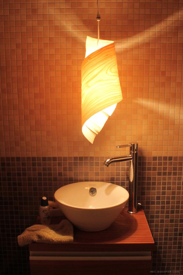 ODUN木饰面卷曲灯-灯是由一个固定单板和一个电缆支架组成。除了线所有的材料都是天然的。---酷图编号2