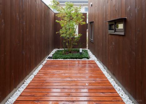 东京郊区的日本木质咖啡馆房屋建筑-浓味的城市和农村结合建筑特色---酷图编号16