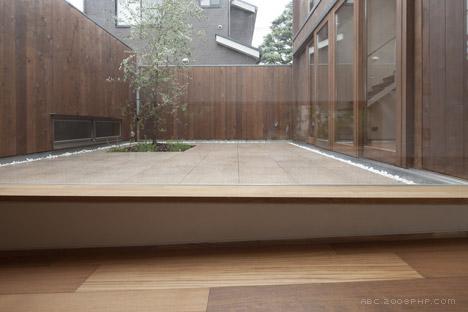 东京郊区的日本木质咖啡馆房屋建筑-浓味的城市和农村结合建筑特色---酷图编号10