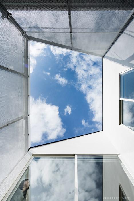 东京生锈外观屋-特点是生锈一面反映气候,建筑大师说建筑外观不是由建筑师设计的,而是由自然现象的实际行为定义---酷图编号8