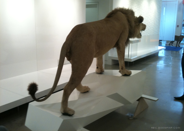 Chatahoochee办公室设计-13000平方英尺的空间设施包括公司办公室和实验室空间,本设计致力于创造一个当代环境,象征着进步的价值观,技术驱动的公司。---酷图编号1102507