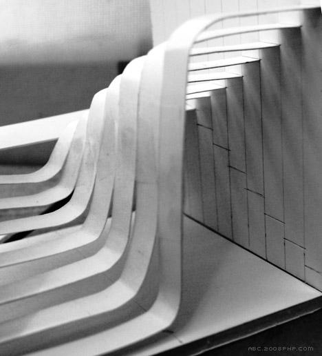 旋转U形楼梯的公寓---酷图编号1102758