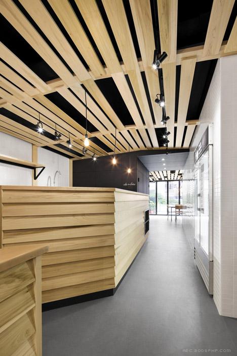 法国吐司面包店-很漂亮的木质条纹装饰---酷图编号1103114