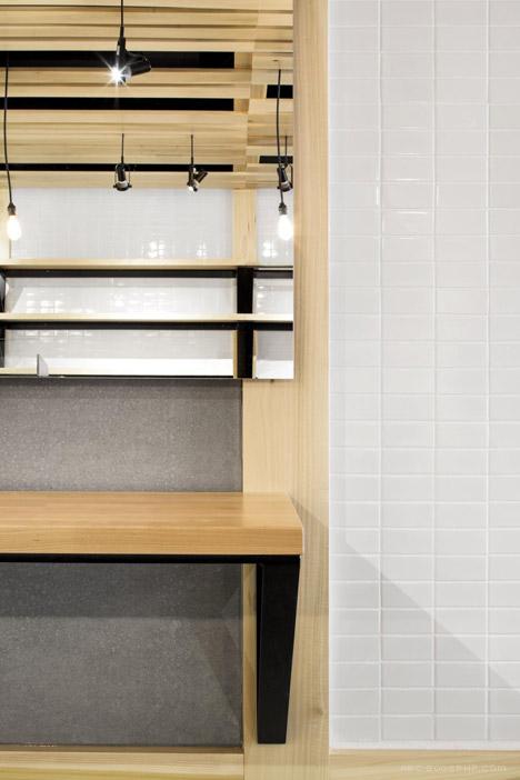 法国吐司面包店-很漂亮的木质条纹装饰---酷图编号1103115