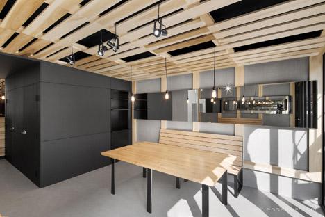 法国吐司面包店-很漂亮的木质条纹装饰---酷图编号1103118