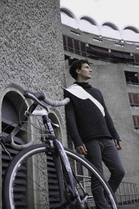 hi-vis自行车服装-高能见度的反光服装在夜间能起到提示安全作用---酷图编号1103155